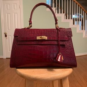 ‼️NWOT ‼️ RED CROCODILE-STYLED LEATHER BAG